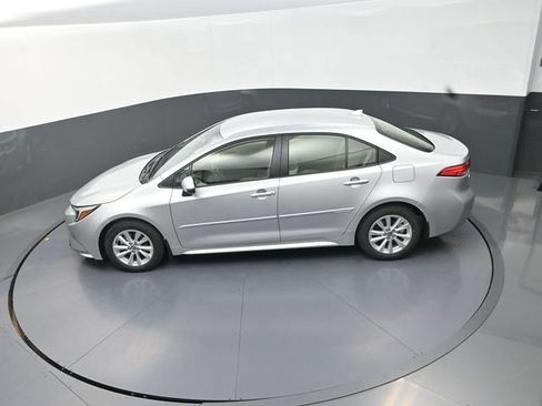Used 2026 Toyota Corolla LE FWD image 30