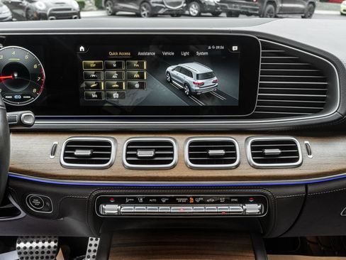 Used 2022 Mercedes-Benz GLS 450 4MATIC image 19