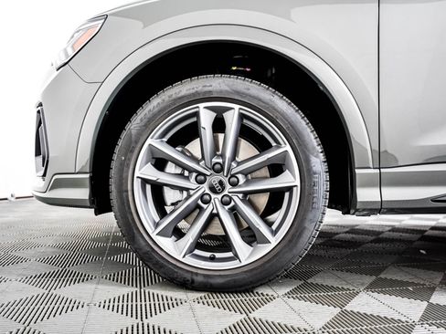 Certified 2025 Audi Q3 2.0T Premium w/ Convenience Package AWD/4WD image 4