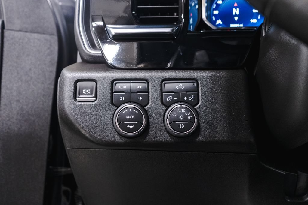 Used 2024 Chevrolet Silverado 1500 RST AWD/4WD image 18