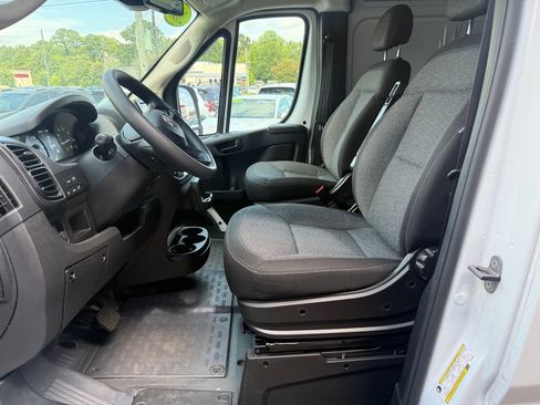 Used 2025 RAM ProMaster 2500 w/ Safety Group FWD image 9
