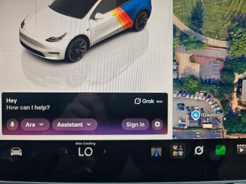 Used 2024 Tesla Model Y Long Range RWD image 43