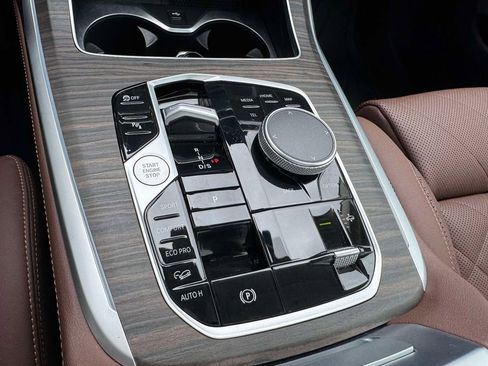 Certified 2023 BMW X7 xDrive40i w/ Premium Package image 15