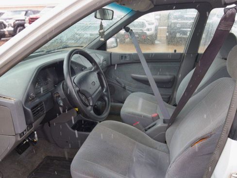 Used 1995 Ford Escort LX image 13