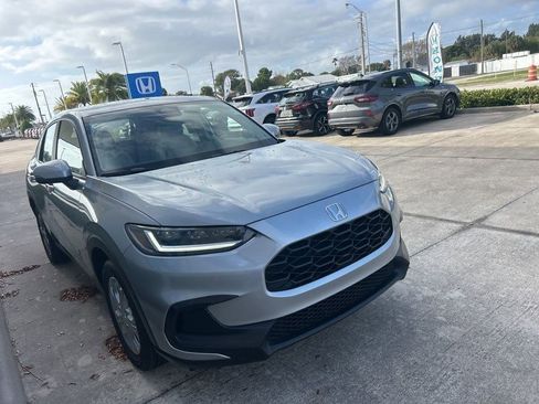 Used 2024 Honda HR-V LX image 3