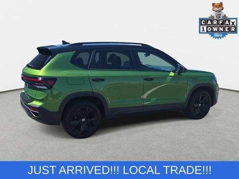 Used 2025 Volkswagen Taos SE FWD image 4