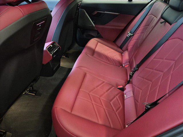 Used 2024 BMW i5 eDrive40i w/ Premium Package RWD image 19