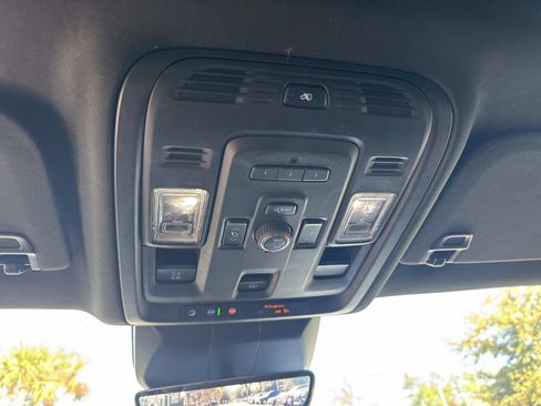 Used 2021 Cadillac Escalade ESV Premium Luxury w/ Driver Assist Tech Package image 29