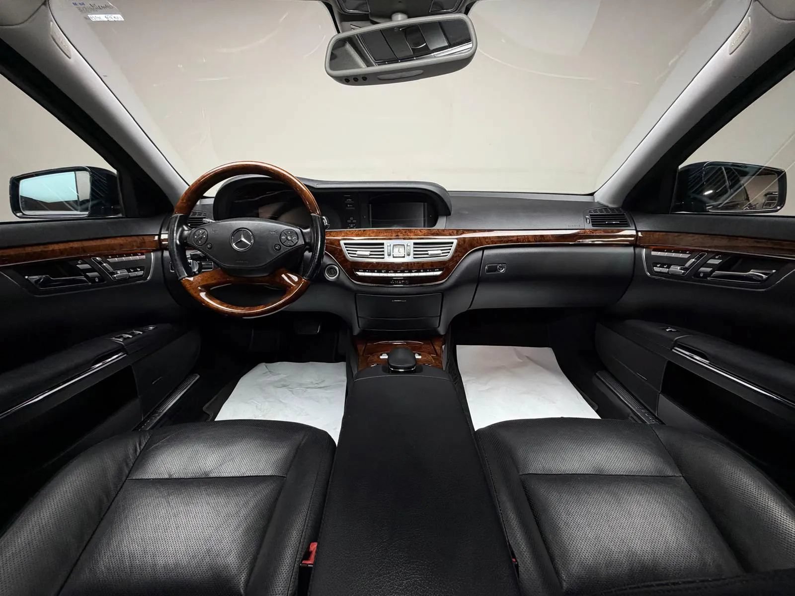 Used 2010 Mercedes-Benz S 550 4MATIC image 19
