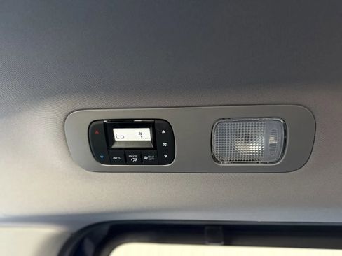 Used 2024 Honda Odyssey Touring image 47