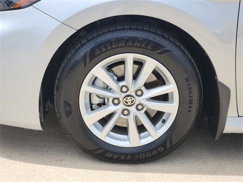 Used 2026 Toyota Camry LE w/ Convenience Package FWD image 18