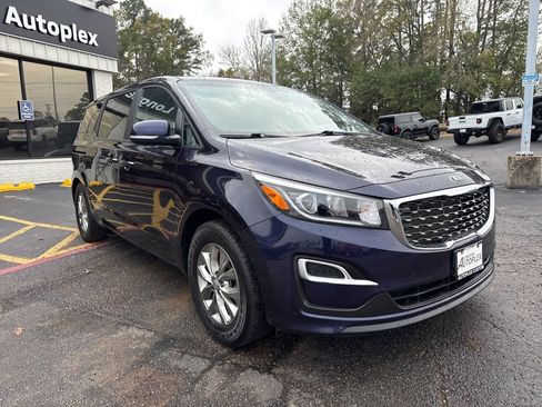 Used 2021 Kia Sedona LX image 4