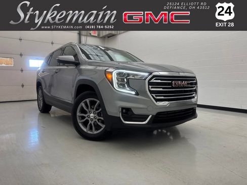 Used 2024 GMC Terrain SLT AWD/4WD image 1