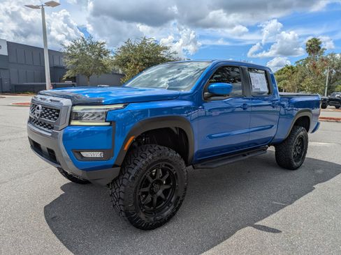 Used 2025 Nissan Frontier SL AWD/4WD image 8