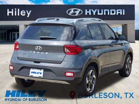 New 2026 Hyundai Venue SEL FWD image 4