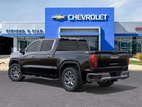 New 2026 GMC Sierra 1500 SLT image 3
