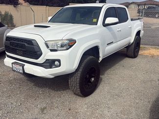 Used 2018 Toyota Tacoma TRD Sport w/ Technology Package AWD/4WD video 1