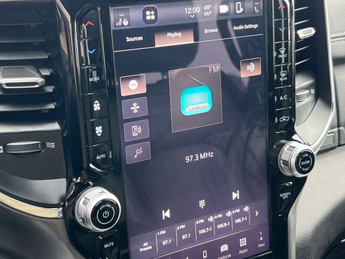 Used 2025 RAM 1500 Laramie image 16