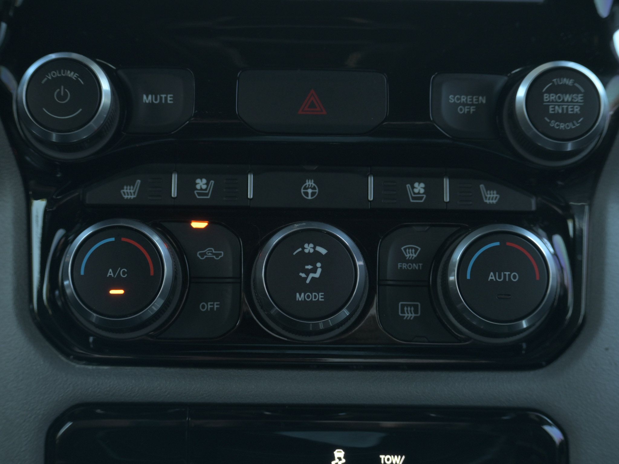 Used 2024 RAM 1500 Laramie RWD image 17