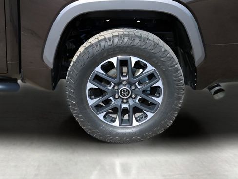 Used 2024 Toyota Tundra Limited w/ Power Package AWD/4WD image 9