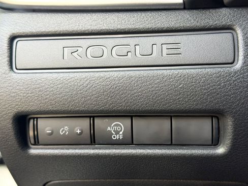 Used 2026 Nissan Rogue S FWD image 8