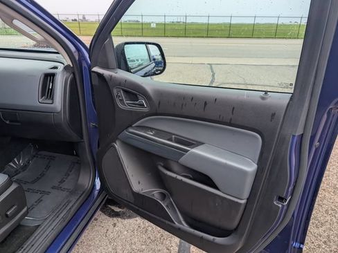 Used 2016 Chevrolet Colorado Z71 AWD/4WD image 4