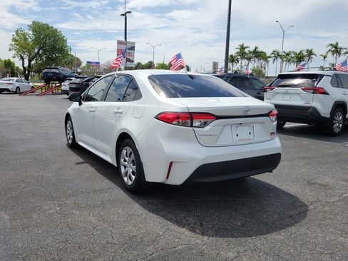 Used 2026 Toyota Corolla LE FWD image 8