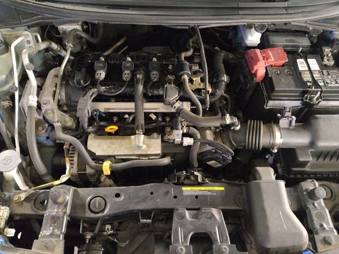 Used 2021 Nissan Versa SV image 30