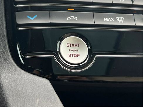 Used 2018 Jaguar F-PACE Premium AWD/4WD image 38