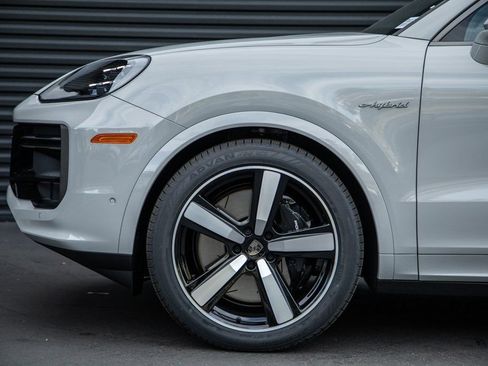 Used 2026 Porsche Cayenne Turbo AWD/4WD image 11