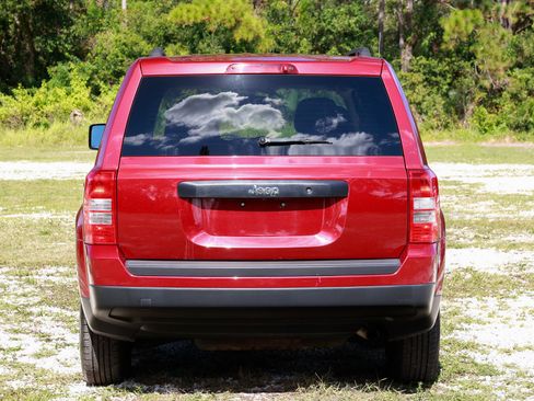 Used 2012 Jeep Patriot Sport image 7