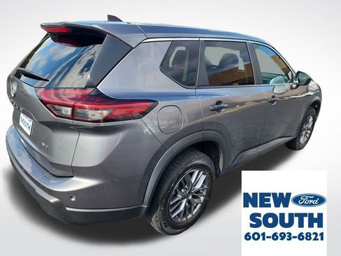 Used 2024 Nissan Rogue S image 5