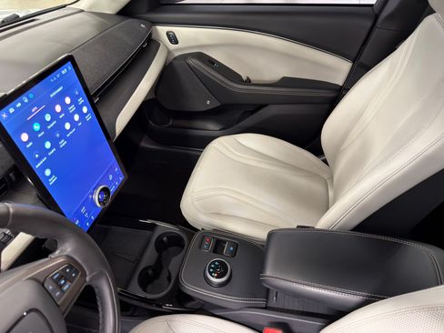 Used 2022 Ford Mustang Mach-E Premium RWD image 20