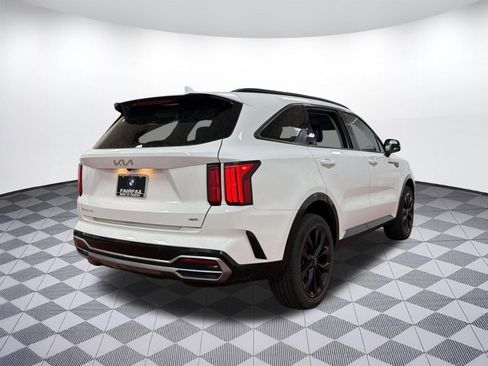 Used 2023 Kia Sorento SX image 9