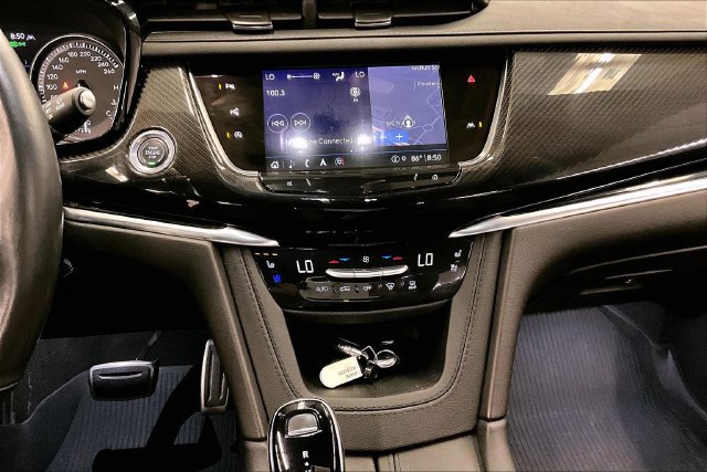 Used 2024 Cadillac XT6 Sport w/ Technology Package AWD/4WD image 7