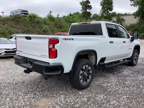 Used 2021 Chevrolet Silverado 2500 Custom w/ Custom Value Package AWD/4WD image 4