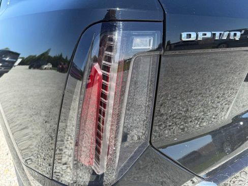 Used 2025 Cadillac Optiq Luxury 2 w/ LPO, Floor Liner Package AWD/4WD image 10