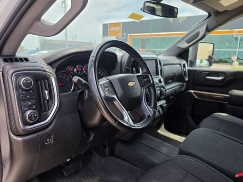 Used 2023 Chevrolet Silverado 2500 LT AWD/4WD image 10