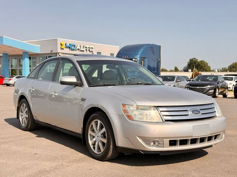 Used 2008 Ford Taurus SEL FWD image 3