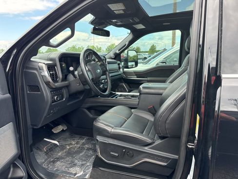 Used 2023 Ford F450 Platinum w/ FX4 Off-Road Package image 2