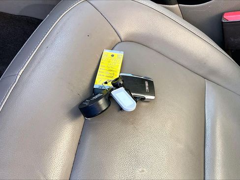 Used 2015 GMC Canyon SLT w/ Driver Alert Package image 15