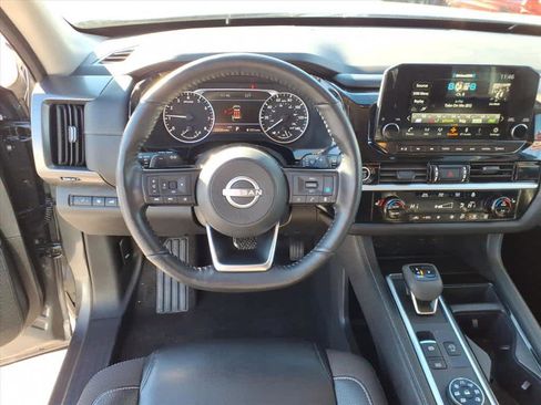 Certified 2024 Nissan Pathfinder SL w/ Black Appearance Package image 14