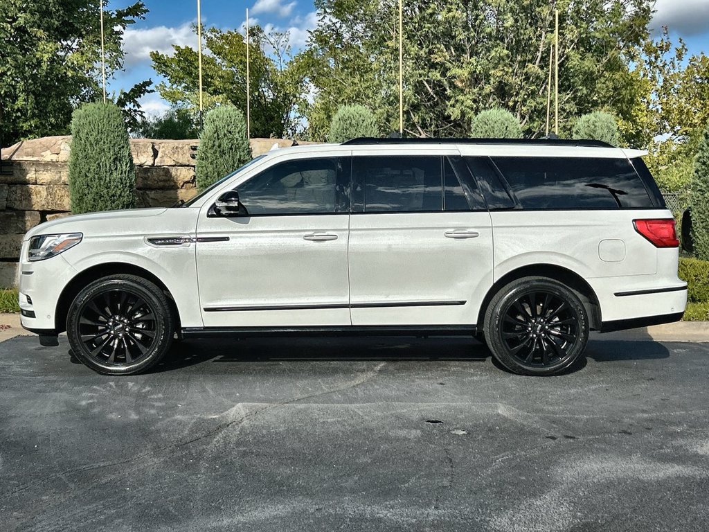 Used 2021 Lincoln Navigator L Reserve w/ Luxury Package AWD/4WD image 2