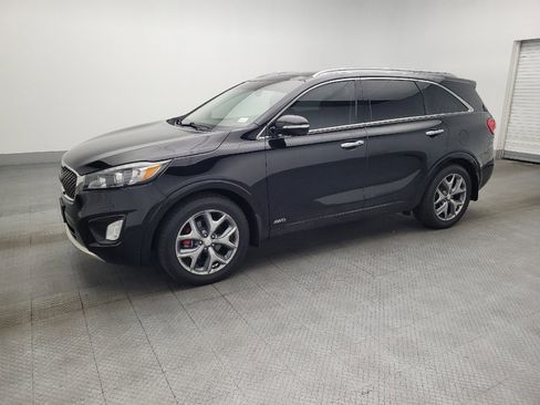 Used 2018 Kia Sorento SX image 2
