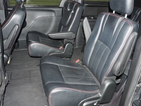 Used 2017 Dodge Grand Caravan GT image 8