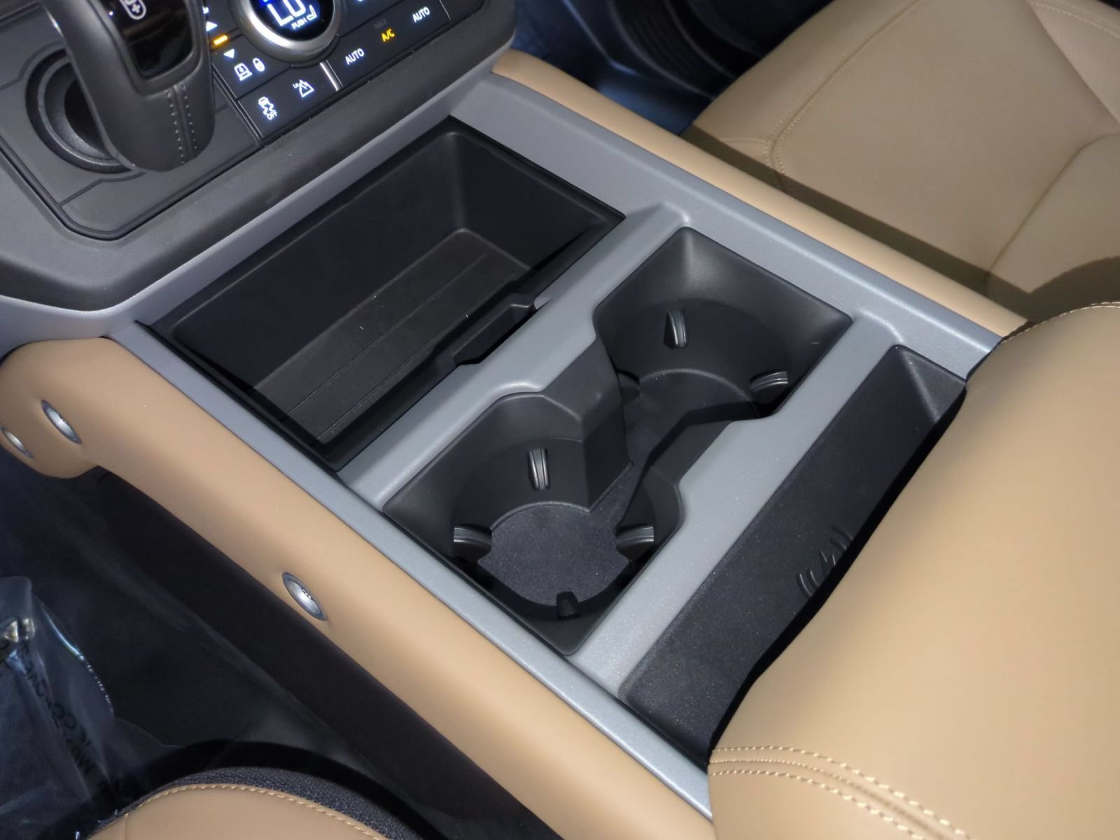 New 2026 Land Rover Defender 130 X AWD/4WD image 22