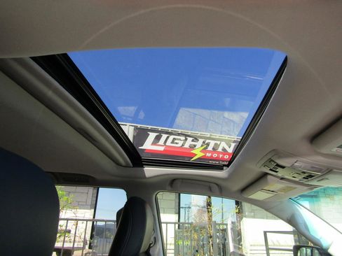 Used 2017 Lexus GX 460 image 8