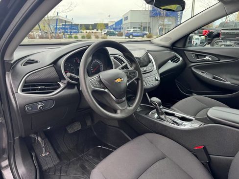 Used 2025 Chevrolet Malibu LT FWD image 16