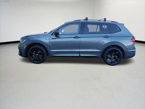 Used 2023 Volkswagen Tiguan SE R-Line image 2