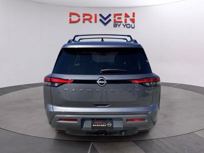 New 2026 Nissan Pathfinder SL w/ SL Premium Package